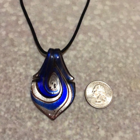 Handcrafted Glass Pendent - Picture 4 of 7